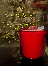 Load image into Gallery viewer, Peppermint Twist 11oz Wood Wick Soy Candle
